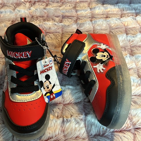 Disney Mickey Mouse kids light up sneakers 10 - Picture 3 of 7